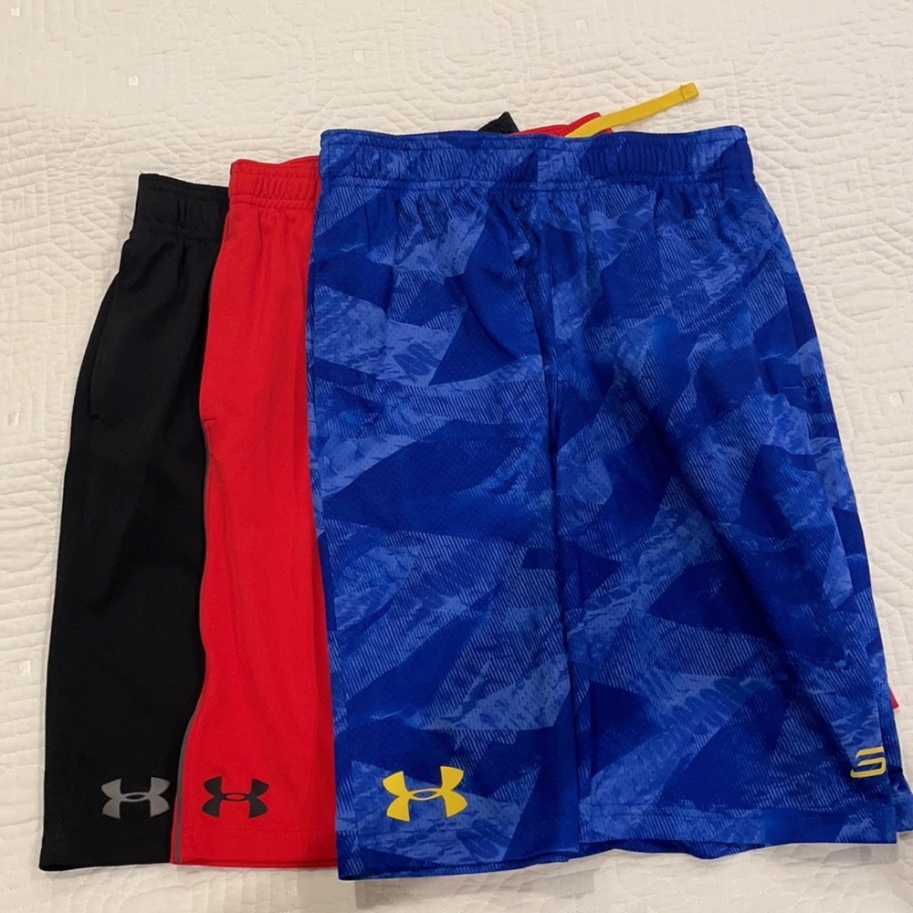 SOLD - UNDER ARMOUR Youth boy bundle
